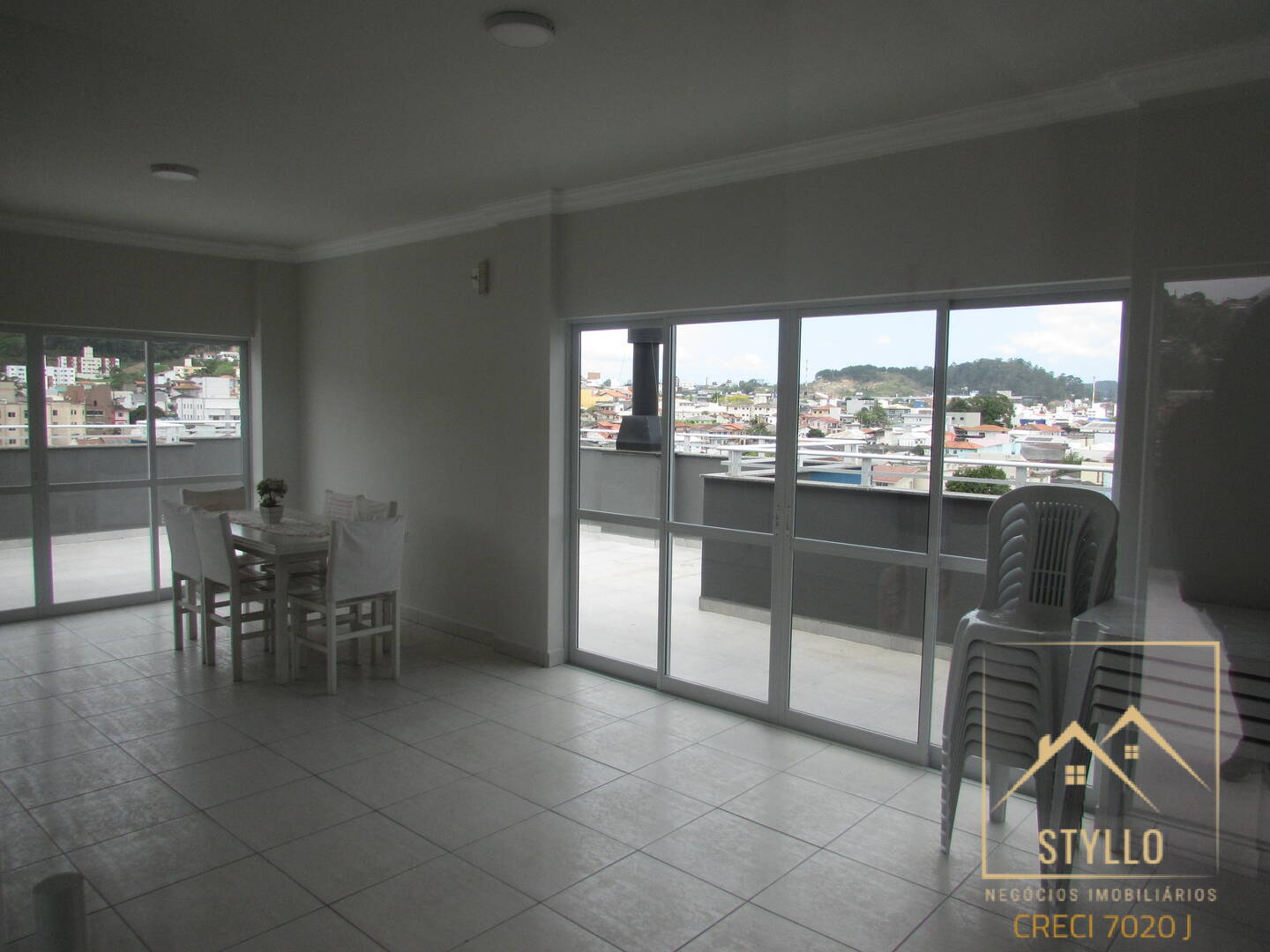 Apartamento à venda com 2 quartos, 64m² - Foto 23